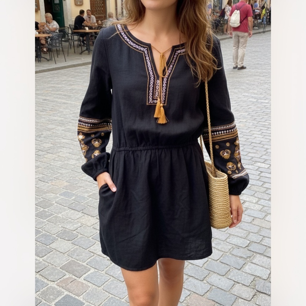 MARKET & Spruce Embroidered L/S Boho Linen romper. M